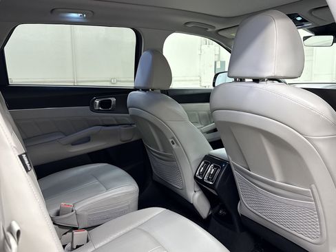 Used 2024 Kia Sorento SX image 25