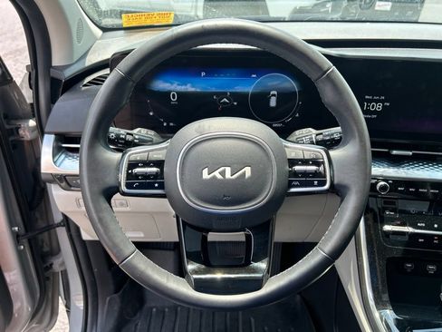 Used 2023 Kia Carnival SX Prestige FWD image 19