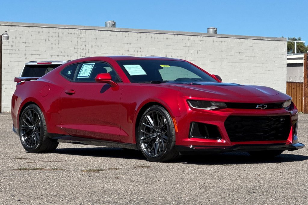 Used 2018 Chevrolet Camaro ZL1 RWD image 2