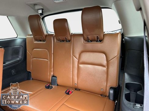 Used 2023 Nissan Pathfinder Platinum w/ Black Appearance Package AWD/4WD image 15