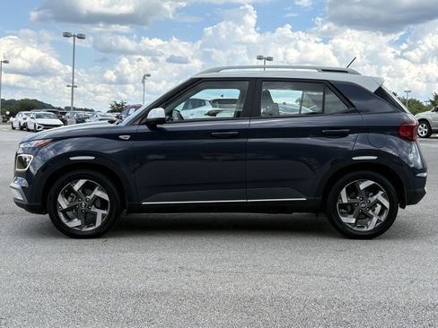 Used 2025 Hyundai Venue Limited FWD image 19