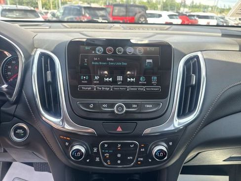Used 2018 Chevrolet Equinox Premier FWD image 16