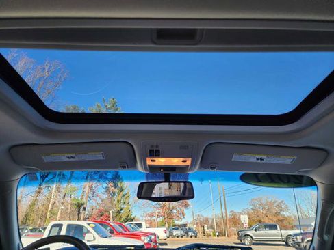 Used 2011 GMC Sierra 1500 SLT w/ SLT White Diamond Edition image 20