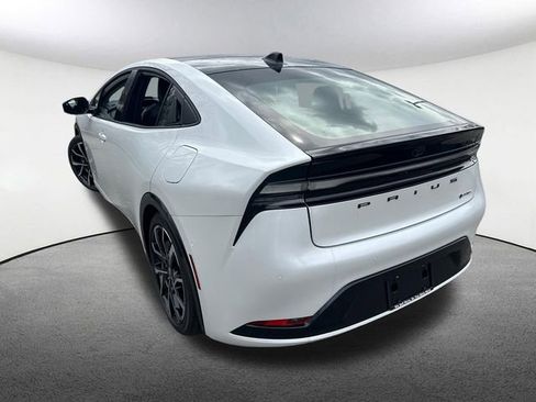 New 2026 Toyota Prius Plug-In Hybrid FWD image 9