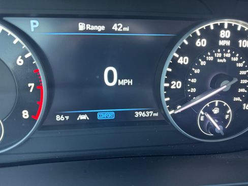 Used 2022 Genesis G90 3.3T Premium image 11