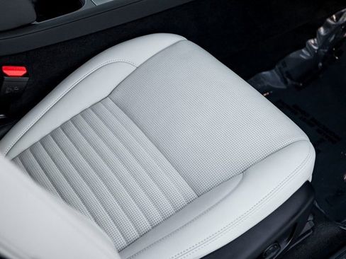 Used 2024 Land Rover Discovery Sport S image 28