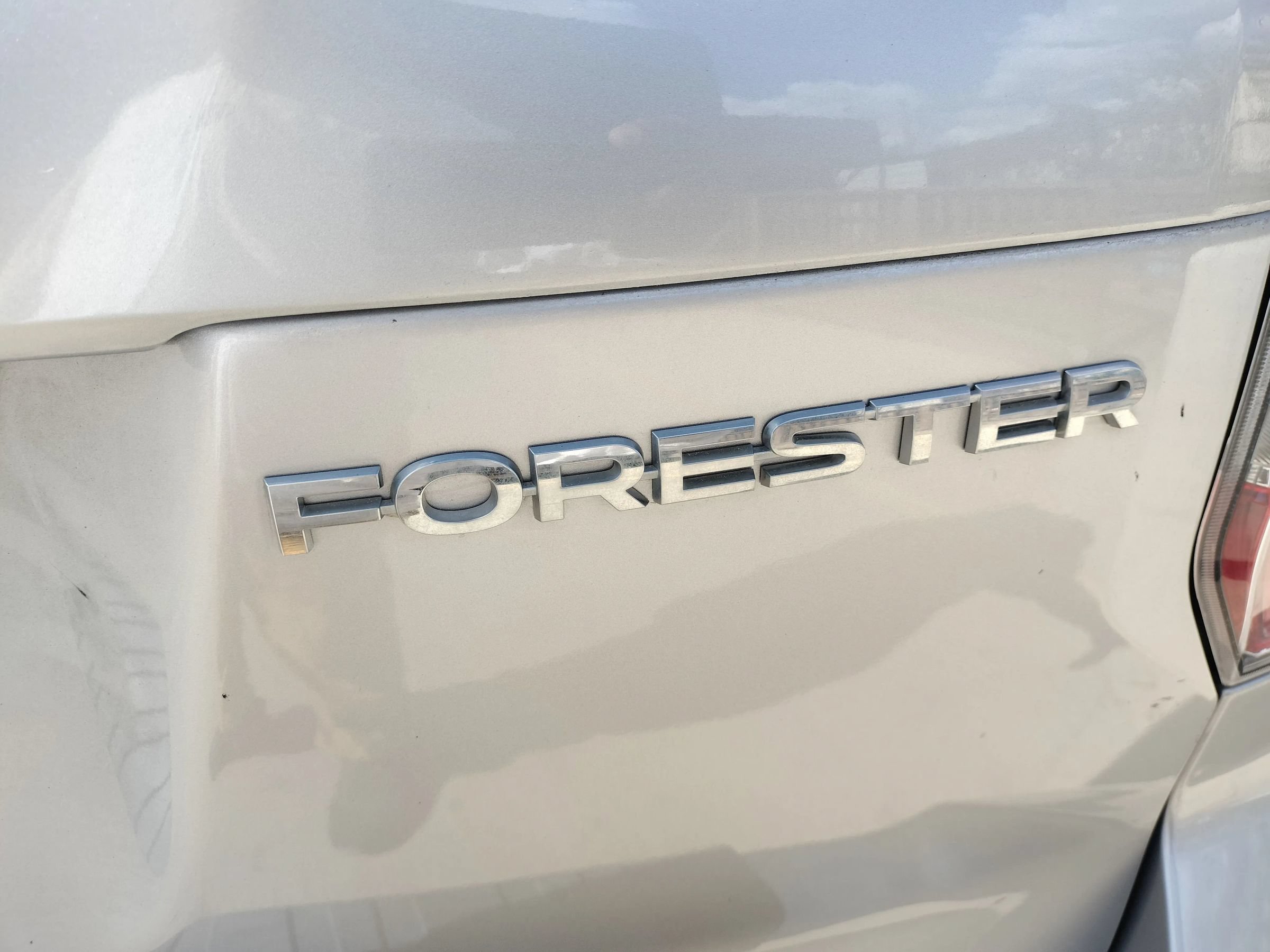 Used 2014 Subaru Forester 2.5i Premium AWD/4WD image 5