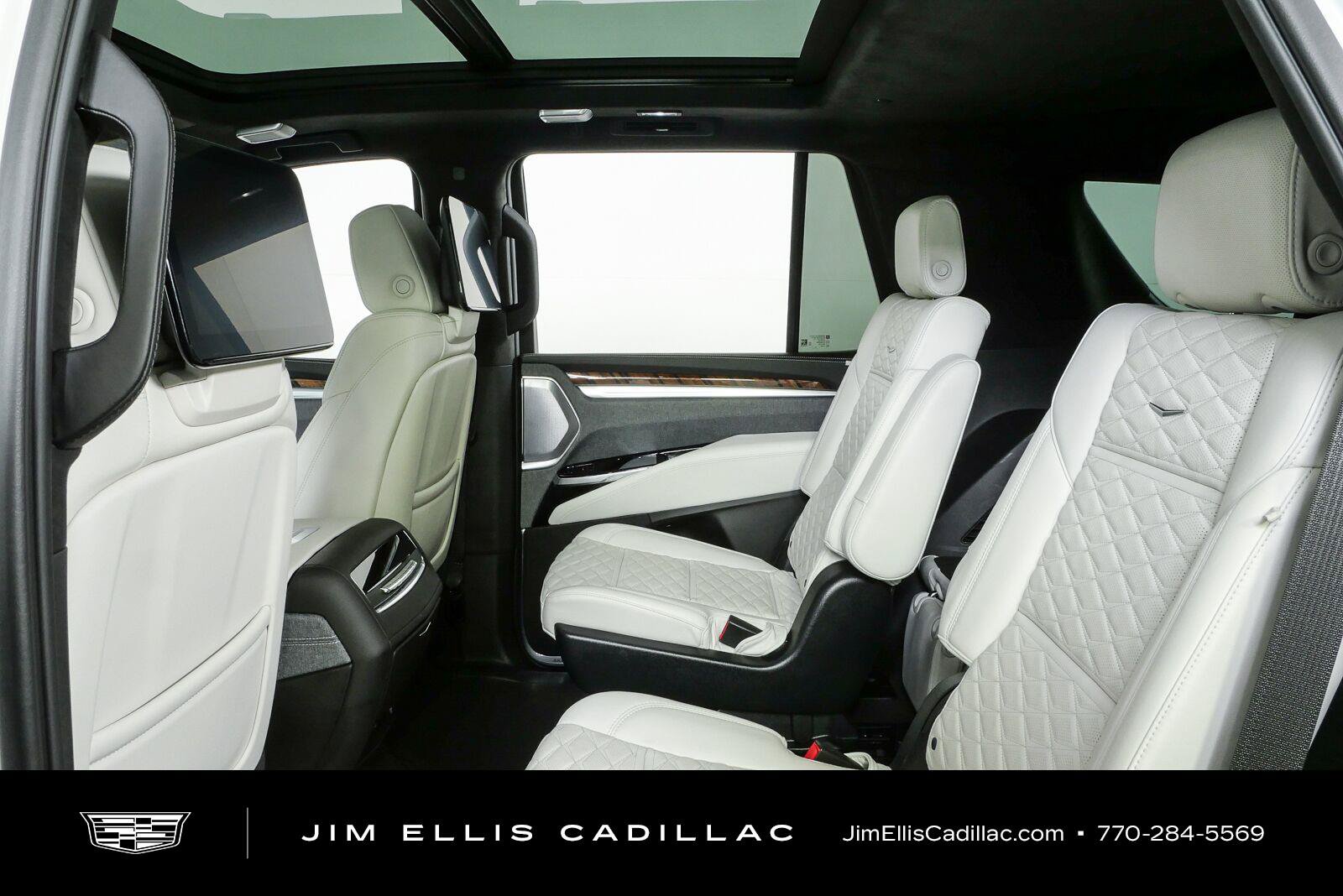 Used 2025 Cadillac Escalade Sport Platinum AWD/4WD image 18
