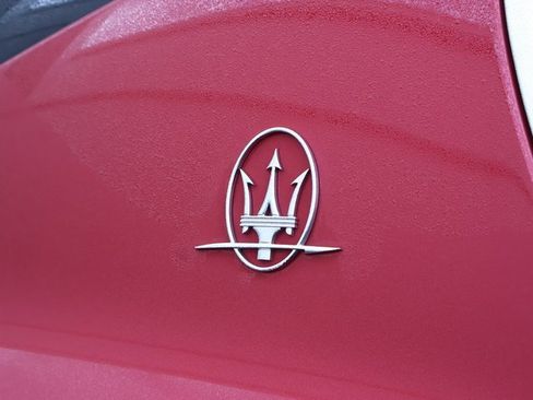 Used 2020 Maserati Levante GranLusso image 19