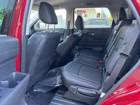 New 2026 Nissan Pathfinder SL AWD/4WD image 15