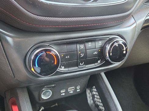 Used 2022 Chevrolet TrailBlazer RS FWD image 26