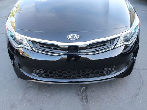 Used 2019 Kia Optima EX image 9