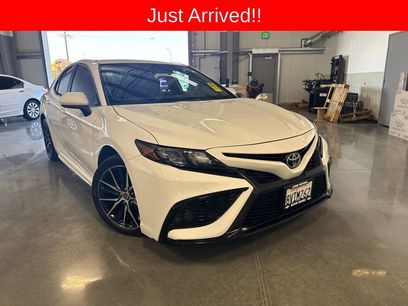 Used 2021 Toyota Camry SE w/ Carpet Mat Package (TMS)