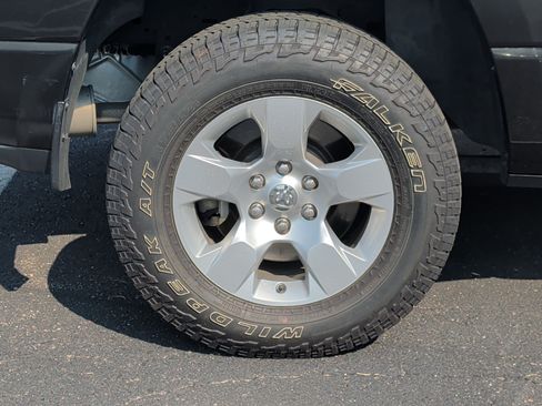 Used 2019 RAM 1500 Big Horn AWD/4WD image 5
