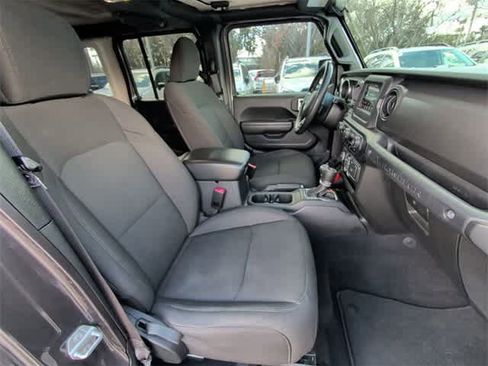 Used 2021 Jeep Wrangler Unlimited Sport image 18