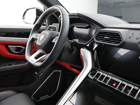 Used 2024 Lamborghini Urus S AWD/4WD image 37