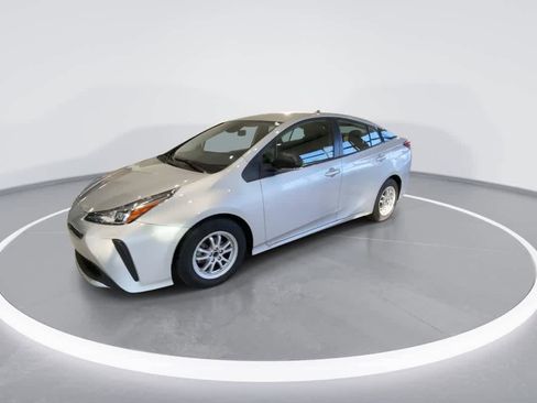 Used 2021 Toyota Prius LE image 4