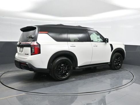 Used 2025 Nissan Armada PRO-4X image 3