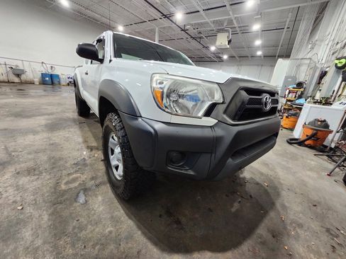 Used 2015 Toyota Tacoma 4x4 Access Cab image 1