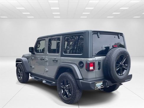 Used 2021 Jeep Wrangler Unlimited Sport image 4