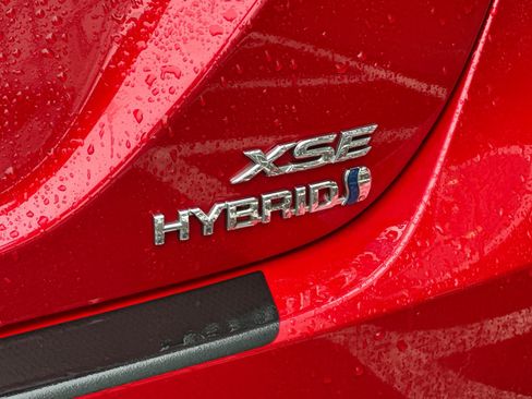 Used 2022 Toyota Camry XSE w/ Navigation Upgrade Package image 27