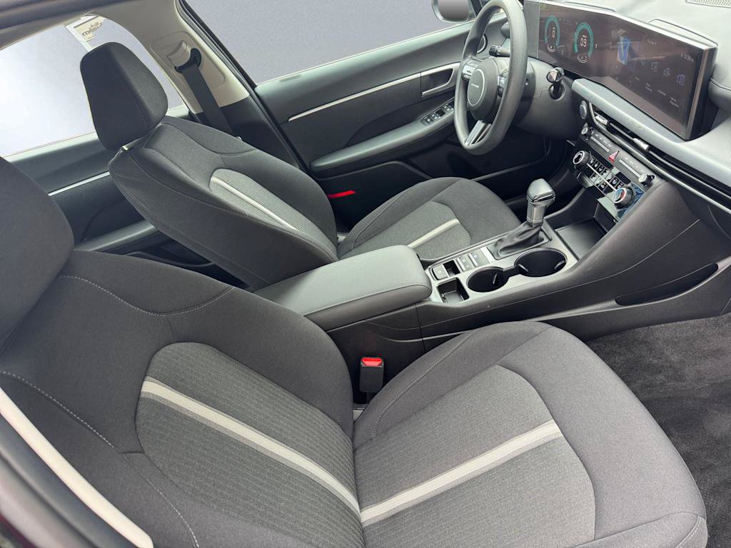 Used 2025 Hyundai Sonata SE FWD image 7