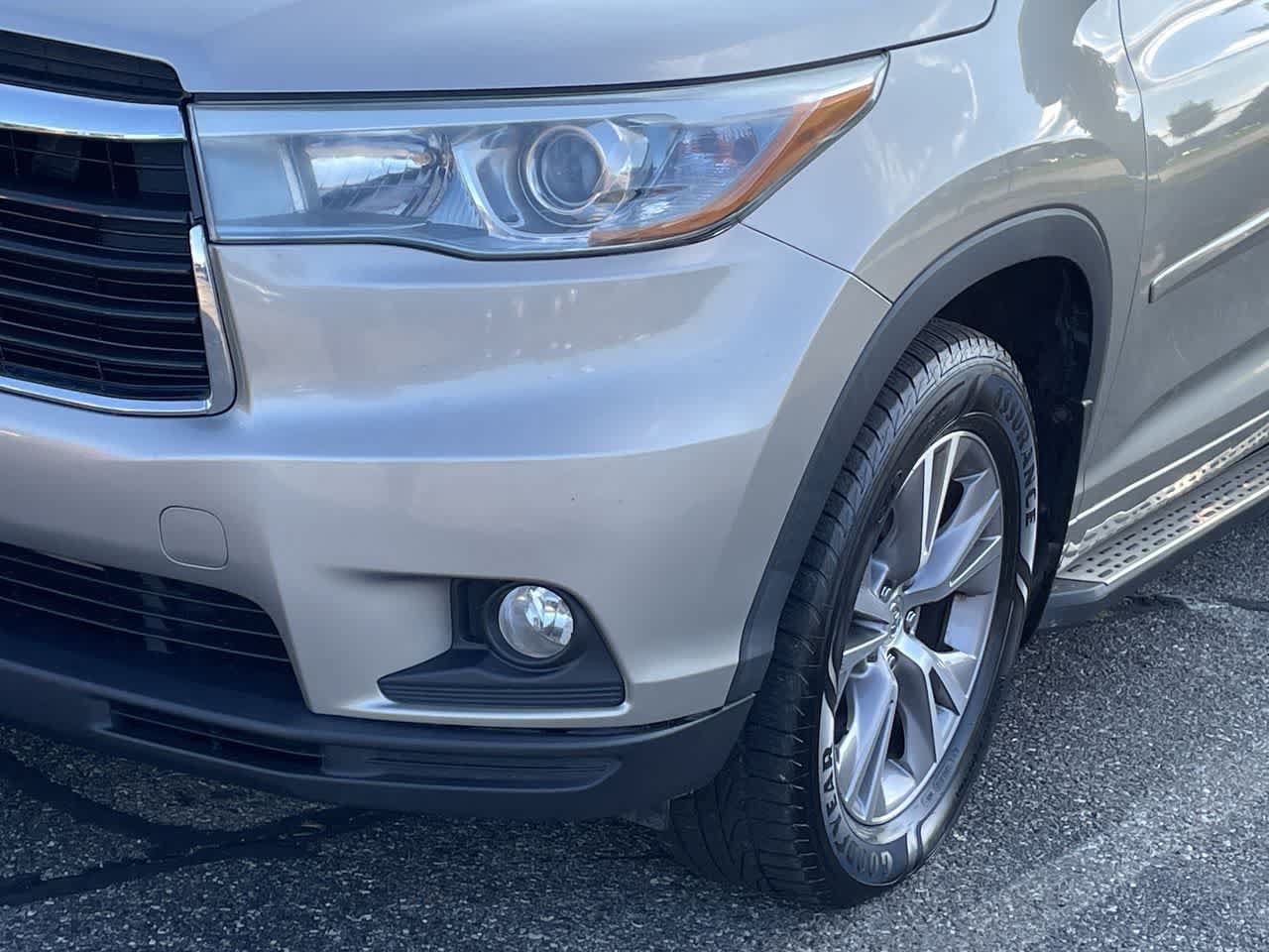 Used 2015 Toyota Highlander XLE AWD/4WD image 38