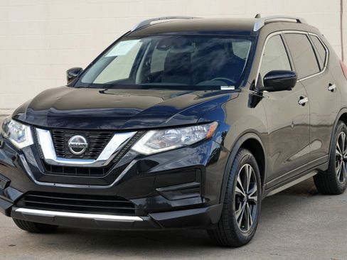 Used 2019 Nissan Rogue SV w/ Premium Package FWD image 43