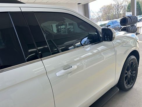 Certified 2024 Ford Expedition Max XLT image 10