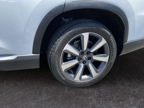 Used 2025 Honda Pilot Touring image 9
