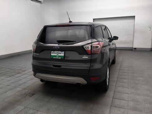 Used 2017 Ford Escape SE w/ SE Cold Weather Package FWD image 9