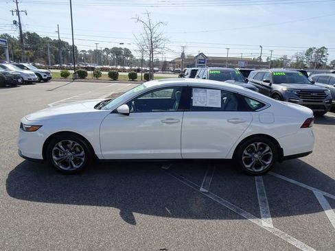 Used 2023 Honda Accord EX image 7