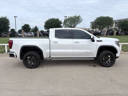 Used 2023 GMC Sierra 1500 Denali w/ Denali Reserve Package AWD/4WD image 3