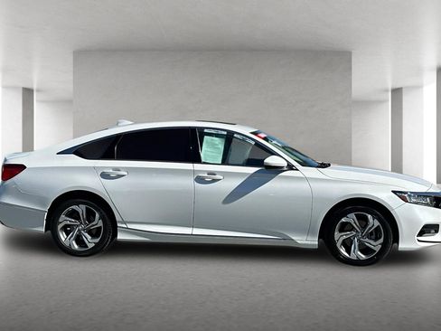 Used 2018 Honda Accord EX image 3