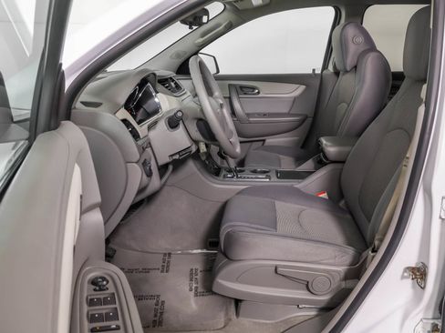 Used 2017 Chevrolet Traverse LS FWD image 7