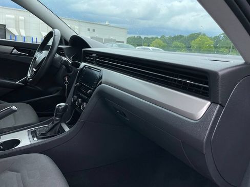 Used 2021 Volkswagen Passat 2.0T S FWD image 32