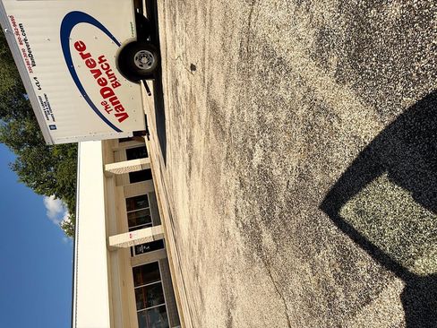 Used 2023 Ford E-450 and Econoline 450 Super Duty RWD image 12