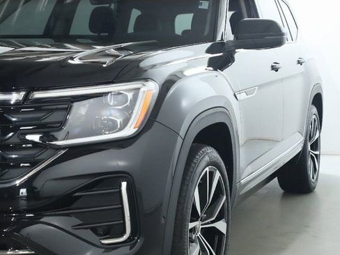 Used 2024 Volkswagen Atlas SEL Premium R-Line AWD/4WD image 4