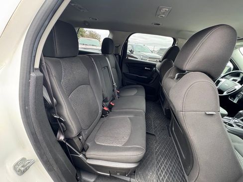 Used 2015 GMC Acadia SLE image 33