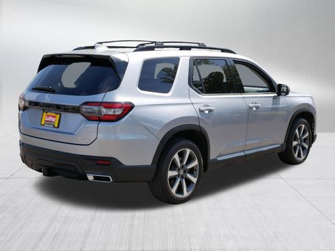 Used 2024 Honda Pilot Elite image 7