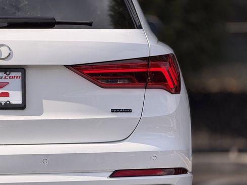 Used 2022 Audi Q3 2.0T Premium w/ Convenience Package image 16