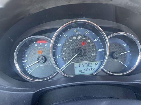 Used 2015 Toyota Corolla LE image 4