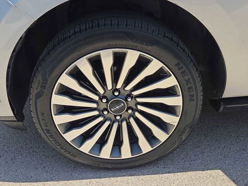 Used 2020 Lincoln Navigator L Black Label w/ Cargo Convenience Package AWD/4WD image 12