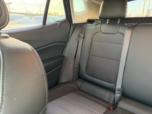 Used 2025 Chevrolet Trax LT image 37