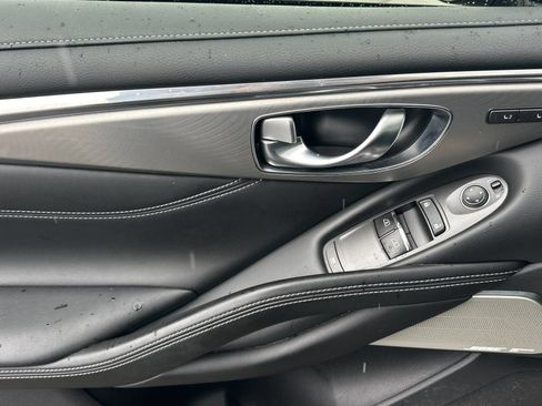 Used 2018 INFINITI Q60 3.0t Luxe w/ Sensory Package 3.0T Luxe AWD/4WD image 10