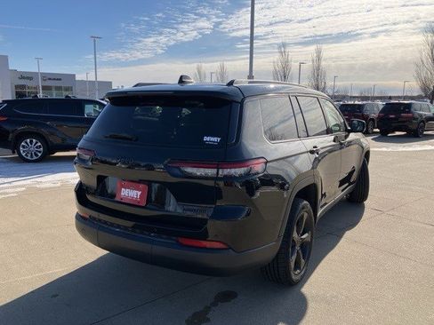 Used 2023 Jeep Grand Cherokee L Limited w/ Black Appearance Package image 8