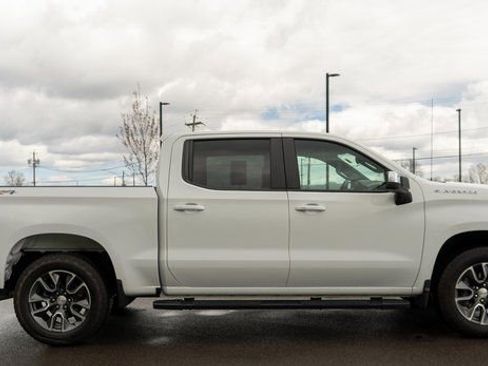 Used 2024 Chevrolet Silverado 1500 LT AWD/4WD image 5