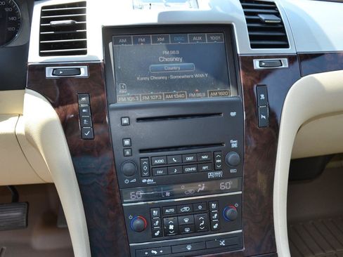 Used 2008 Cadillac Escalade EXT AWD/4WD image 19