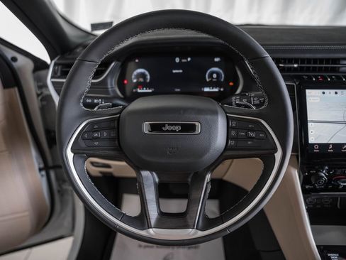 New 2025 Jeep Grand Cherokee L Limited w/ Luxury Tech Group II image 29