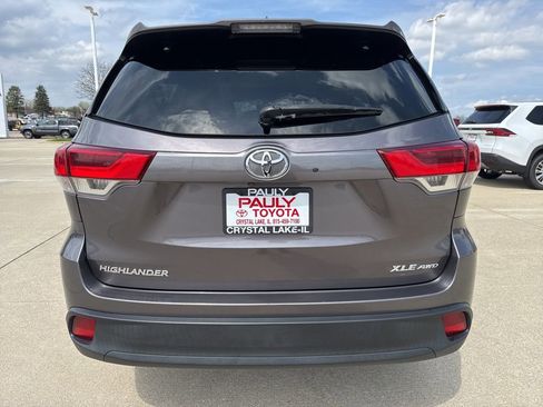 Used 2019 Toyota Highlander XLE image 4
